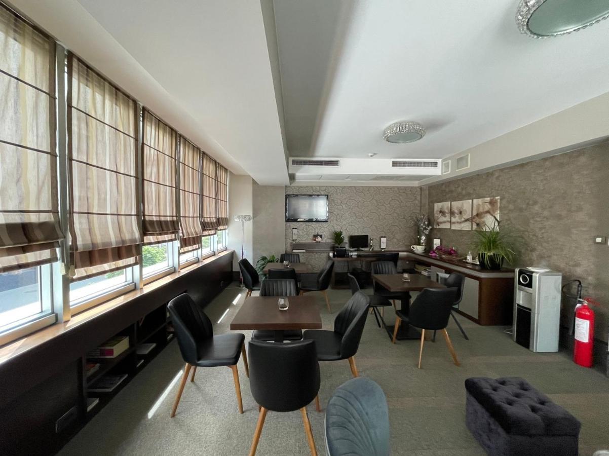 Queen'S Hotel - Zebra Centre Skopje Zewnętrze zdjęcie