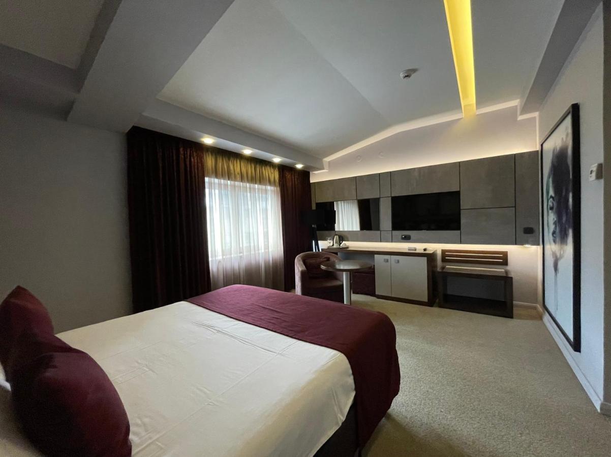 Queen'S Hotel - Zebra Centre Skopje Zewnętrze zdjęcie