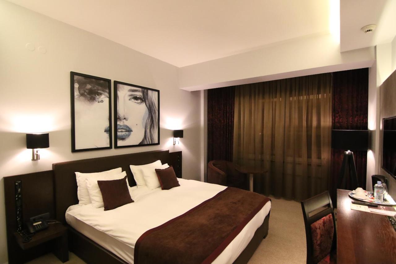 Queen'S Hotel - Zebra Centre Skopje Zewnętrze zdjęcie