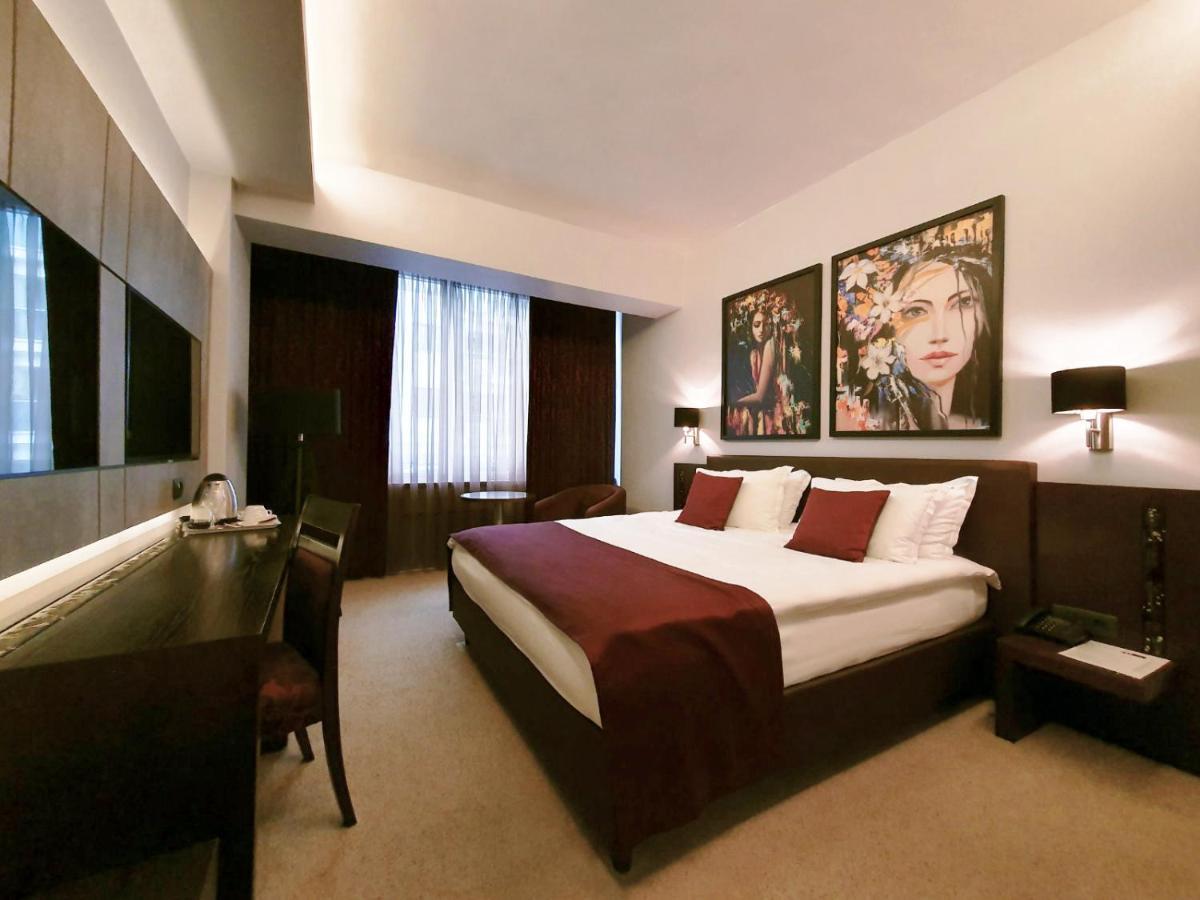 Queen'S Hotel - Zebra Centre Skopje Zewnętrze zdjęcie