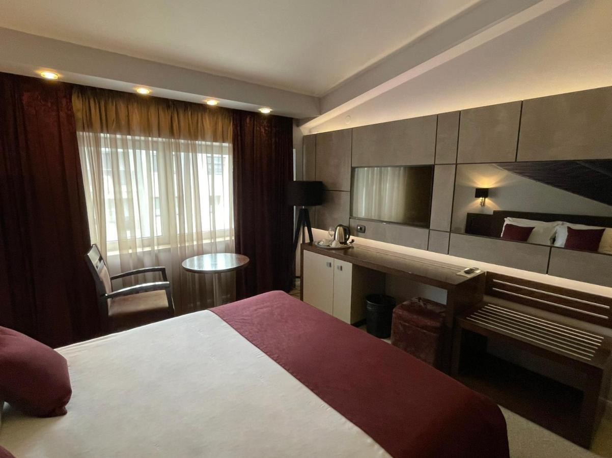 Queen'S Hotel - Zebra Centre Skopje Zewnętrze zdjęcie