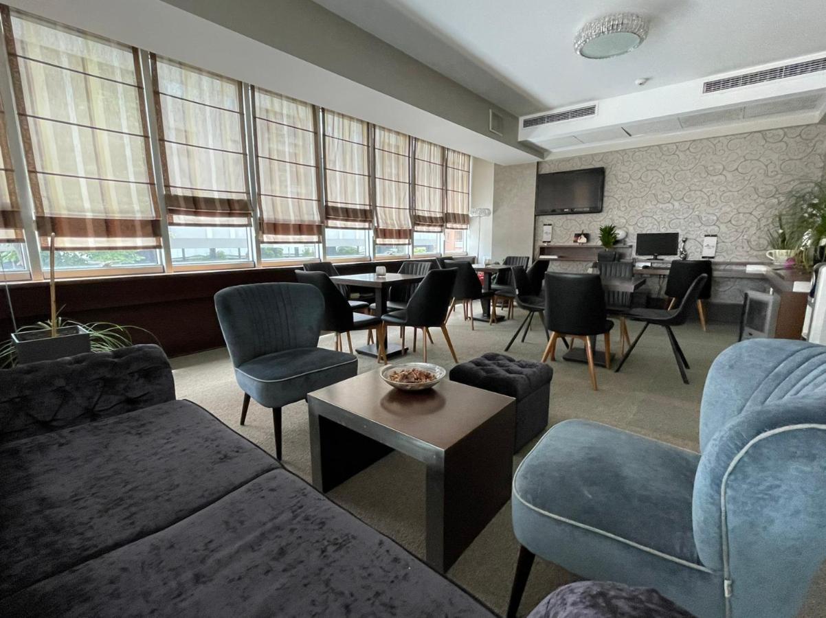 Queen'S Hotel - Zebra Centre Skopje Zewnętrze zdjęcie