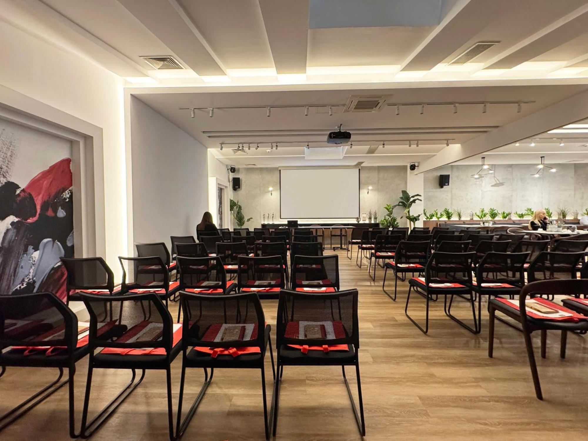 Queen'S Hotel - Zebra Centre Skopje Zewnętrze zdjęcie