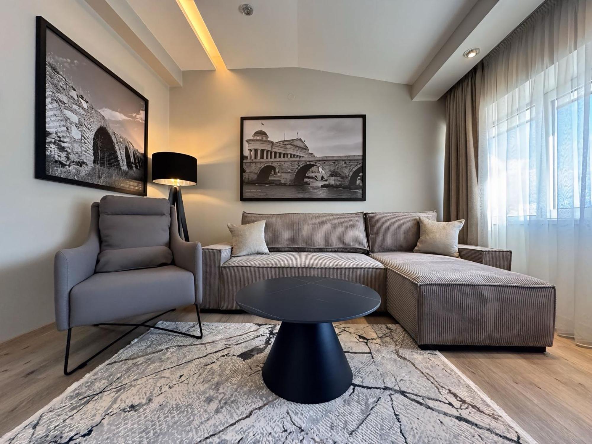 Queen'S Hotel - Zebra Centre Skopje Zewnętrze zdjęcie