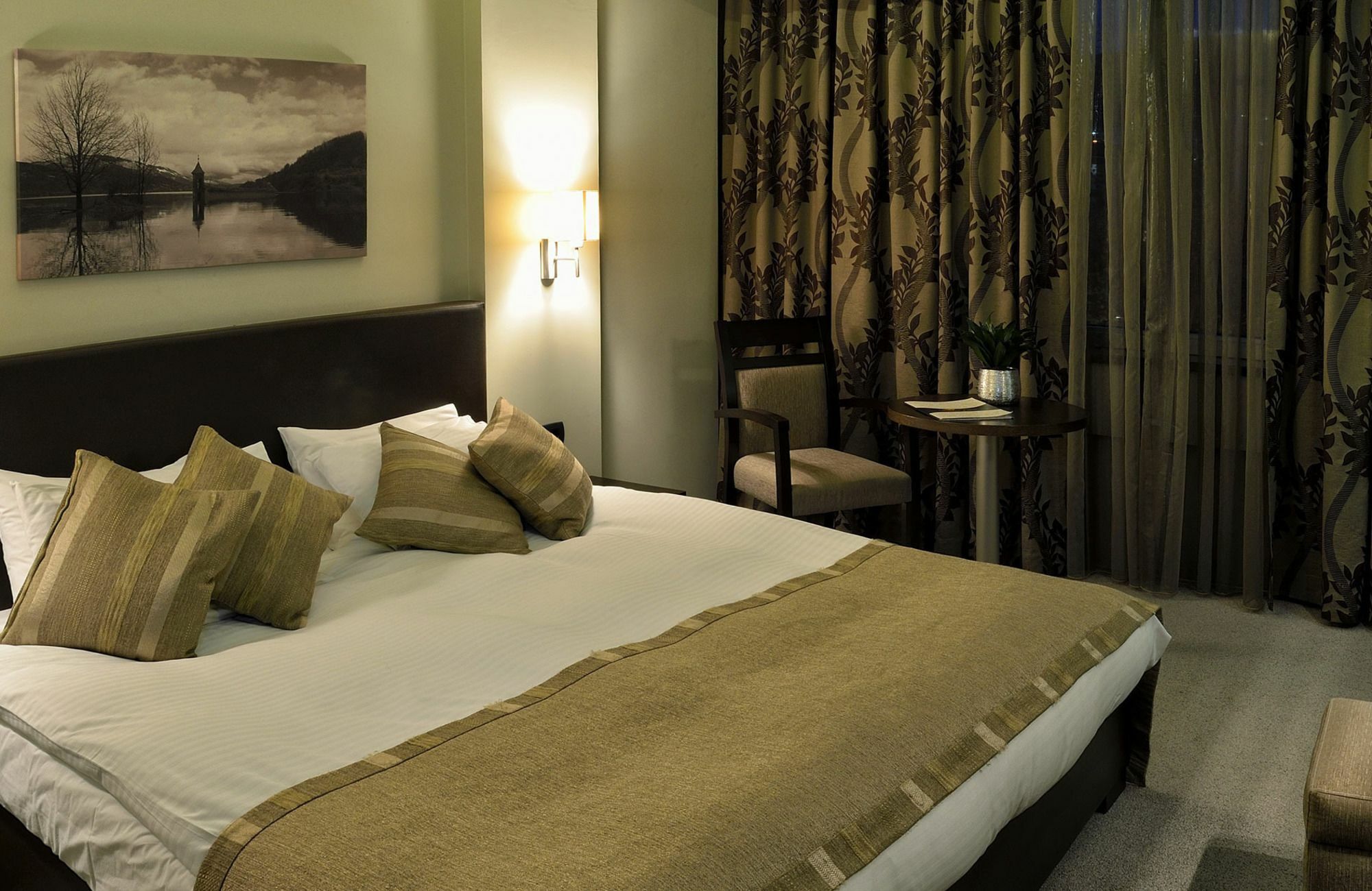 Queen'S Hotel - Zebra Centre Skopje Zewnętrze zdjęcie